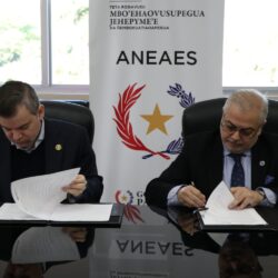Convenio entre la Superintendencia de Salud y la ANEAES